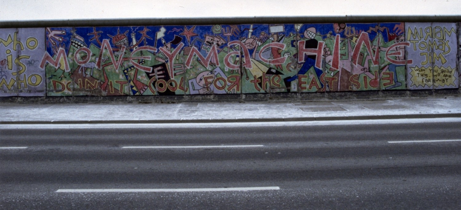 Mural "MONEY MACHINE" von Jim Avignon